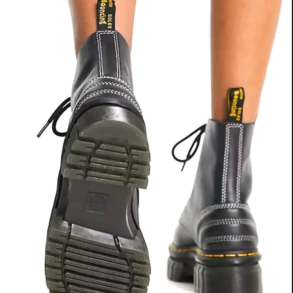 Dr. Martens Audrick  8I Quilted Lux Smooth Black Leather Lady’s Bo… - Picture 12 of 12